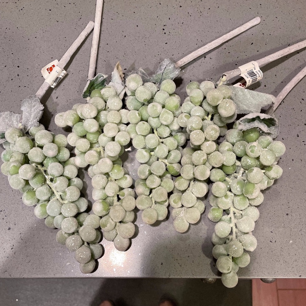 6 vintage frosted/sugared grape clusters